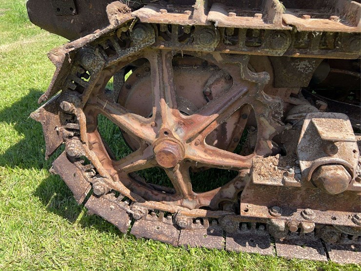 caterpillar-fifteen-image-39
