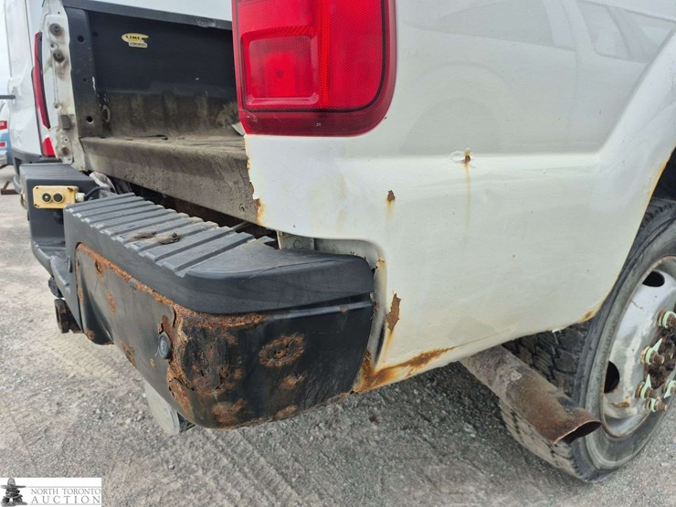 2011-ford-f350-image-22
