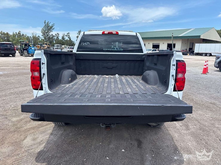 2018-chevrolet-silverado-1500-image-18