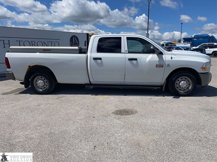 2011-dodge-2500-image-4