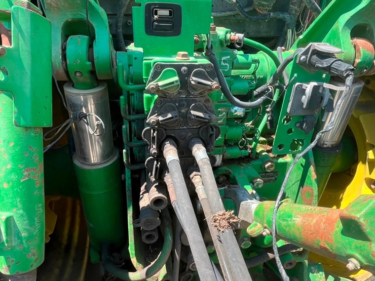 john-deere-8330-image-41