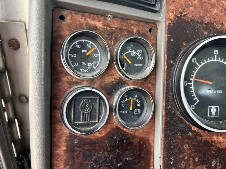 2004-kenworth-t800-image-30
