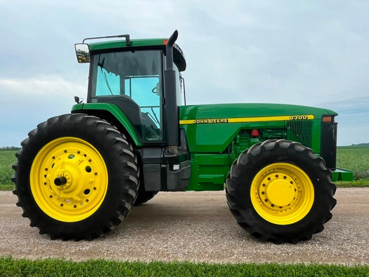 john-deere-8300-image-11