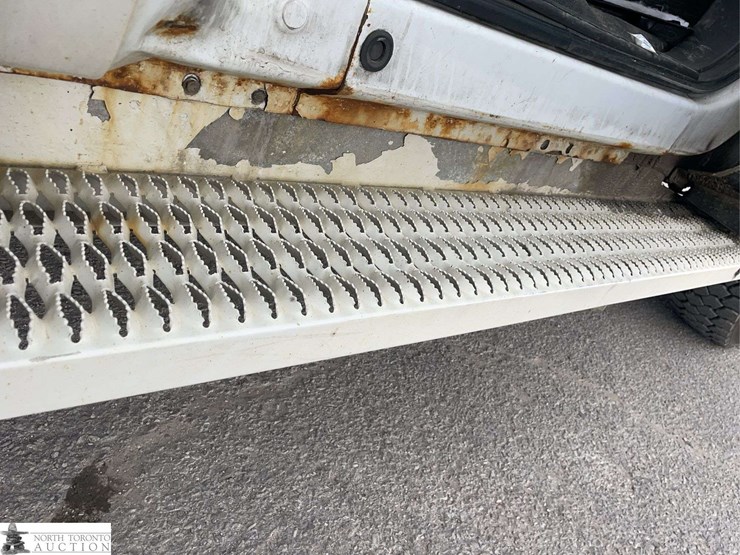 2012-ford-f550-image-32