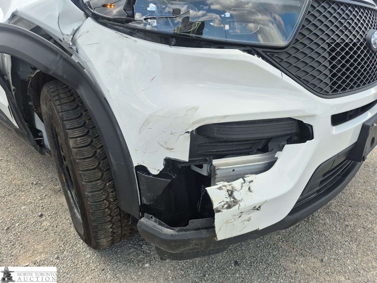 2020-ford-explorer-image-34