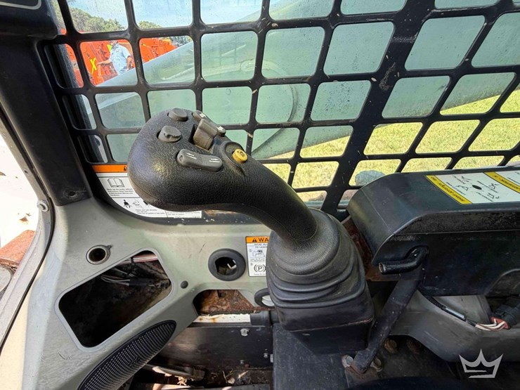 2015-bobcat-t750-image-28