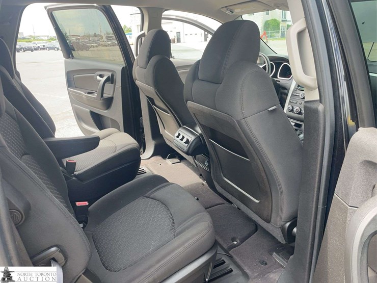 2010-chevrolet-traverse-image-18