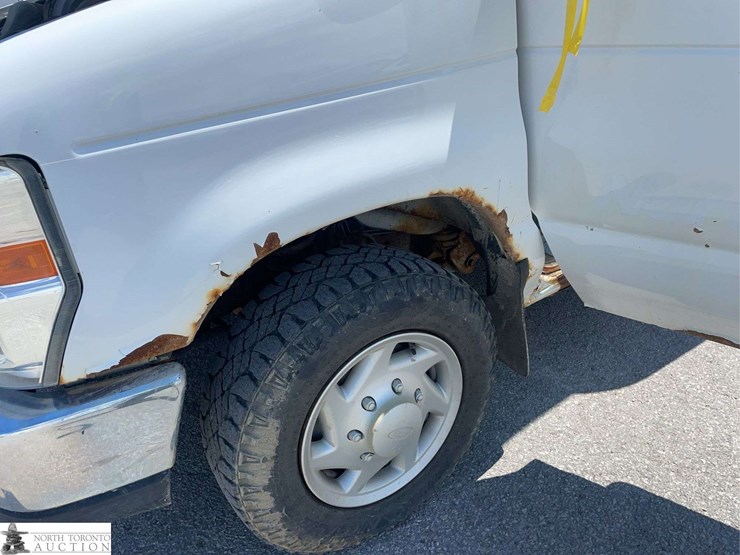2012-ford-cargo-image-45