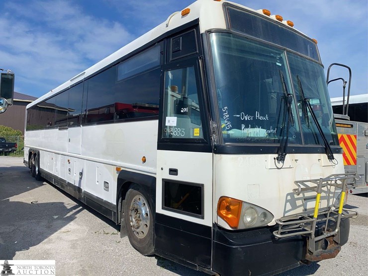 non-operable-2011-motor-coach-industries-d4500-55-passenger-wheelchair-accessible-bus-image-3