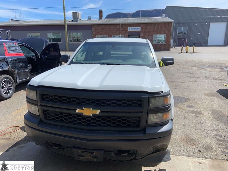 2015-chevrolet-silverado-1500-image-2