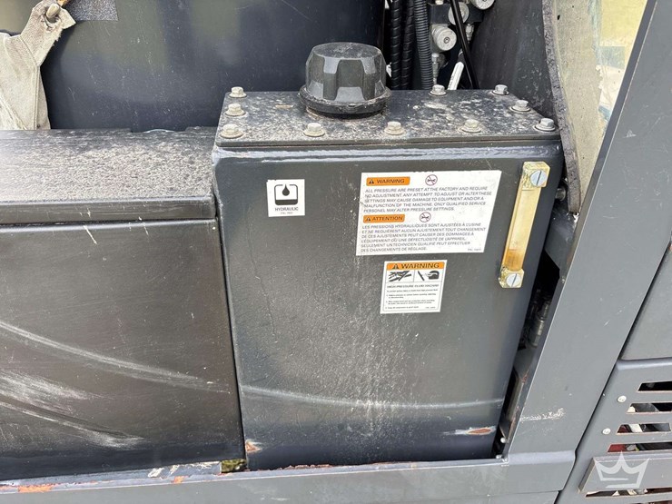 2017-madvac-lr50t-ride-on-litter-vacuum-image-47