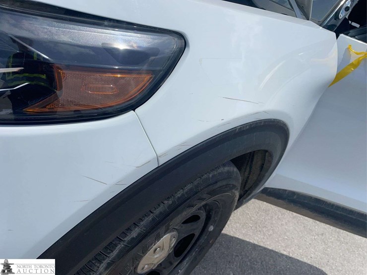2022-ford-explorer-image-26