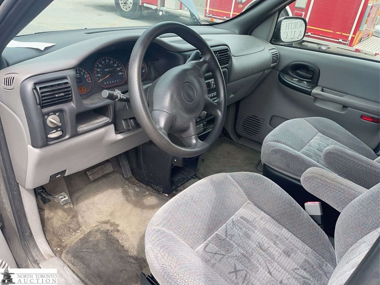 2004-pontiac-montana-image-10
