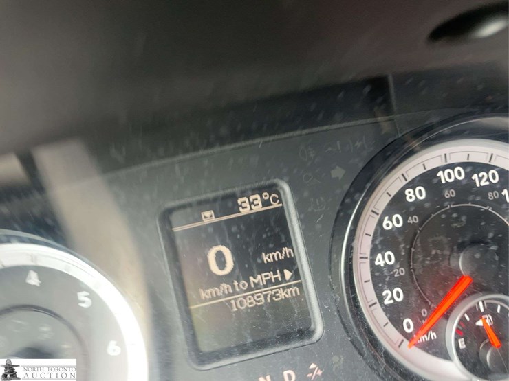 2014-dodge-1500-image-28