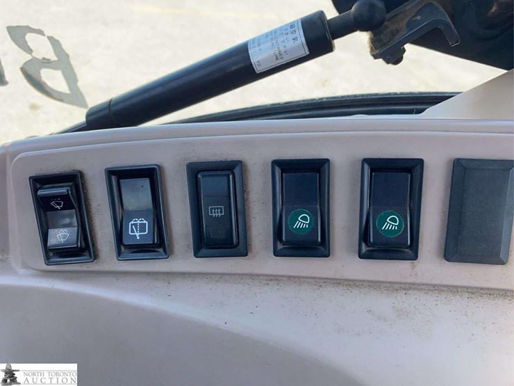 kubota-m7040-image-17