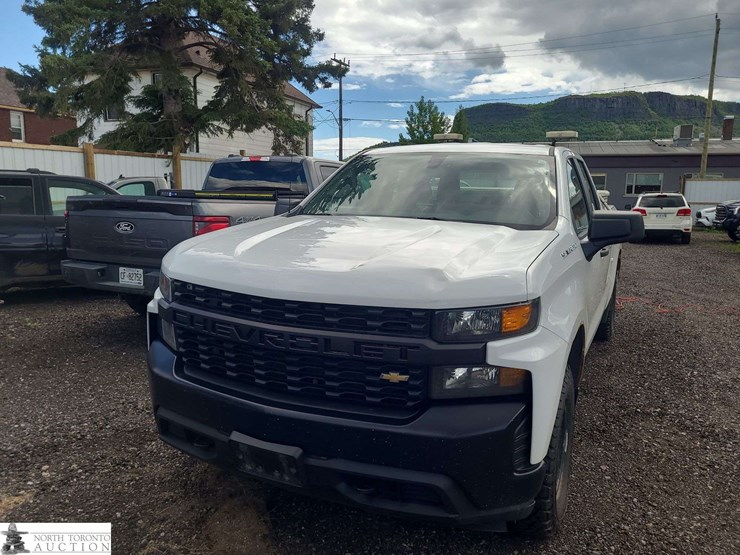 2021-chevrolet-silverado-1500-image-2