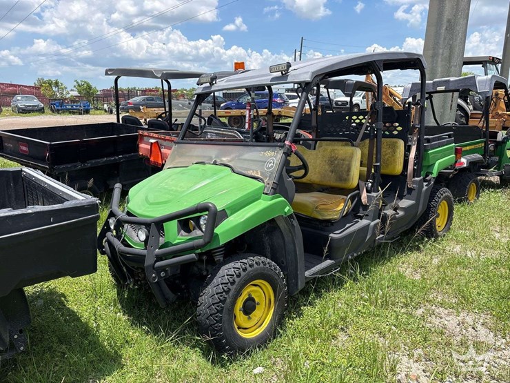 2017-john-deere-gator-image-2