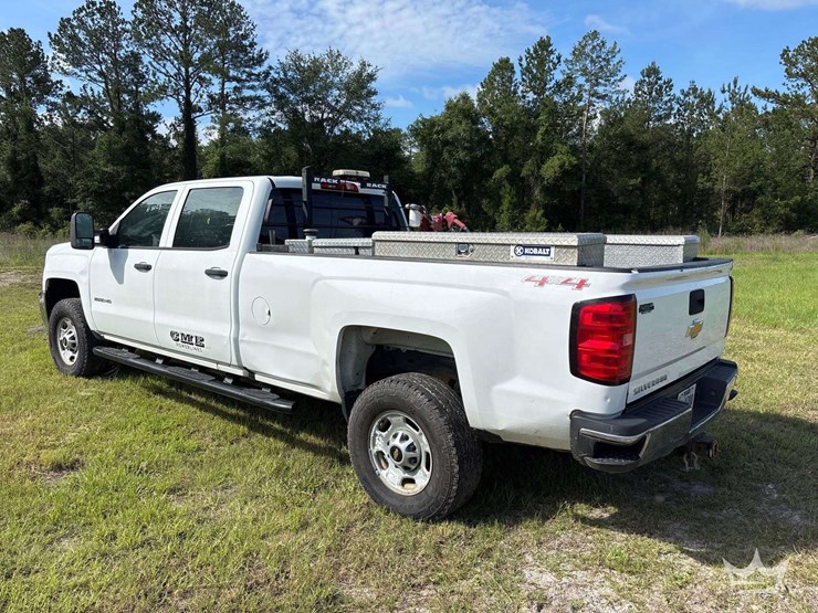 2015-chevrolet-silverado-2500hd-image-4
