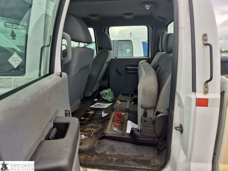 2011-ford-f350-image-24