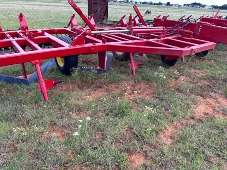 sunflower-7-shank-blade-plow---35'-image-16