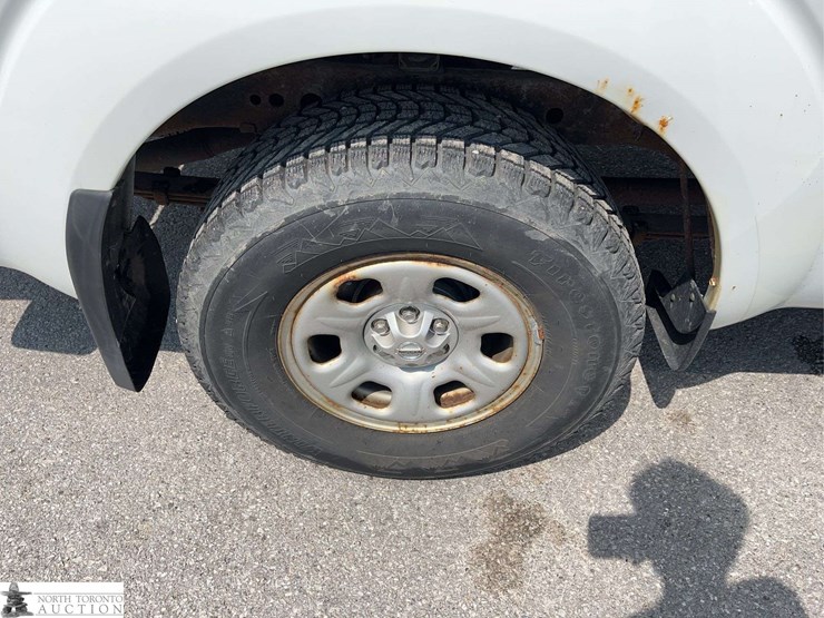 2013-nissan-frontier-image-22