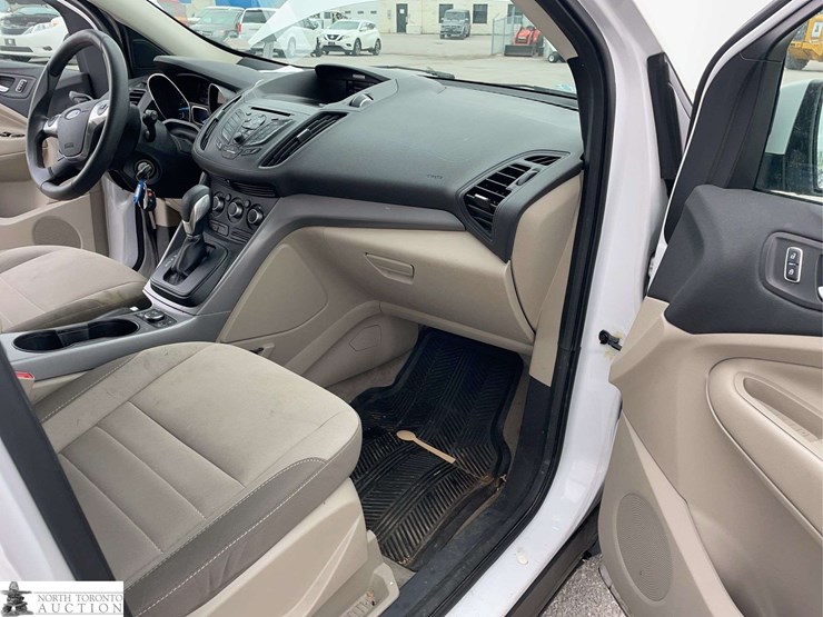 2016-ford-escape-image-18