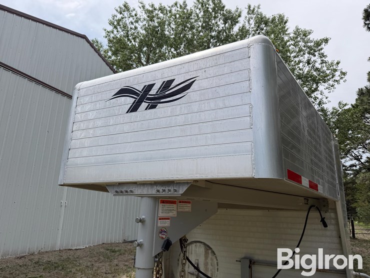 2020-hillsboro-32'-tri/a-aluminum-livestock-trailer-image-10