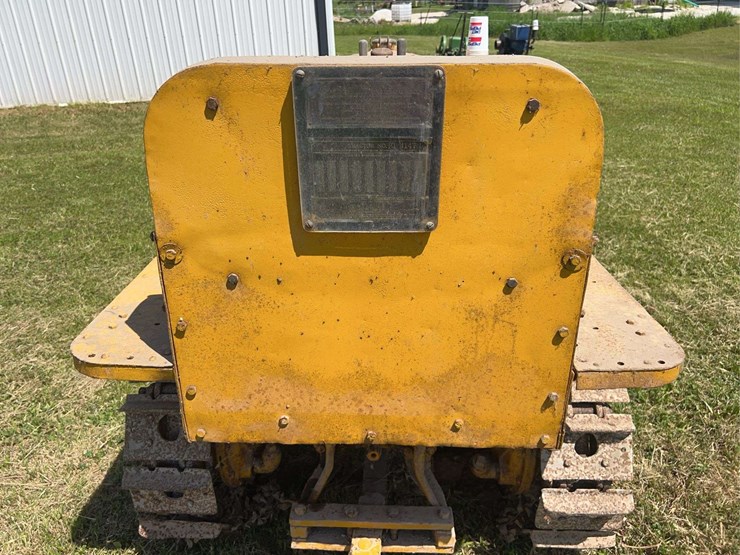 caterpillar-ten-image-23