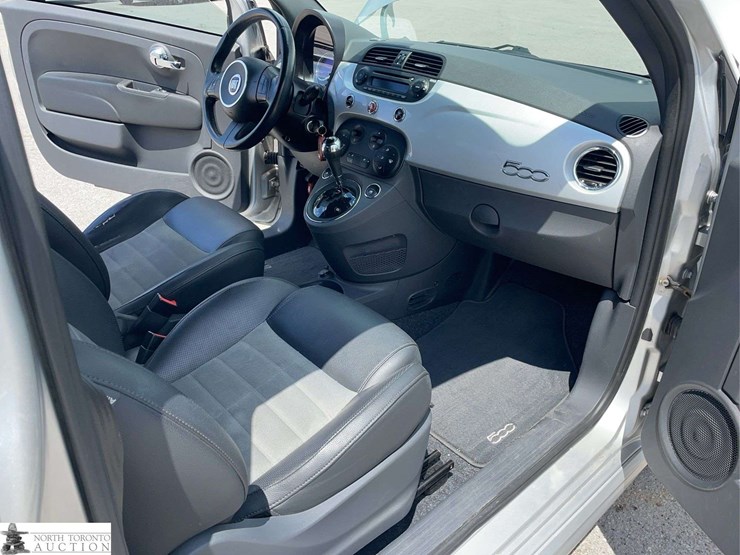 2012-fiat-500-image-17