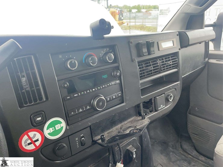 2017-chevrolet-express-s/a-cube-van-image-13