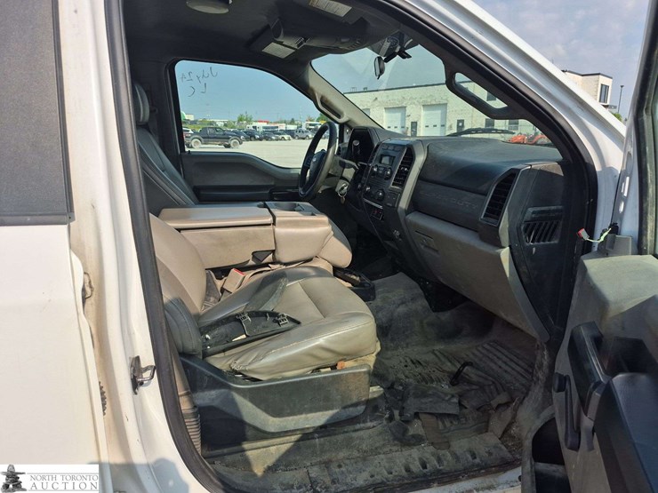 2017-ford-f350-image-32