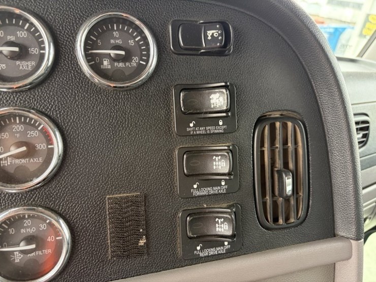 2014-peterbilt-367-image-20