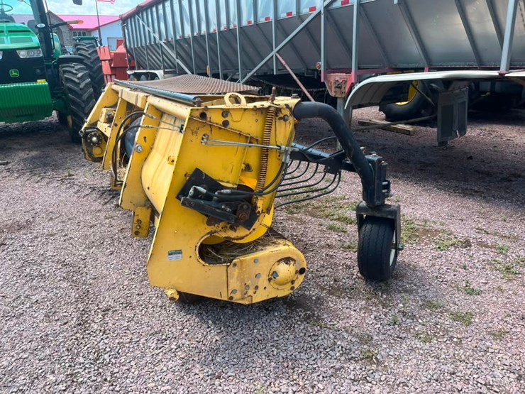 new-holland-356w-image-8