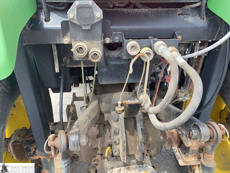 2010-john-deere-4520-image-31