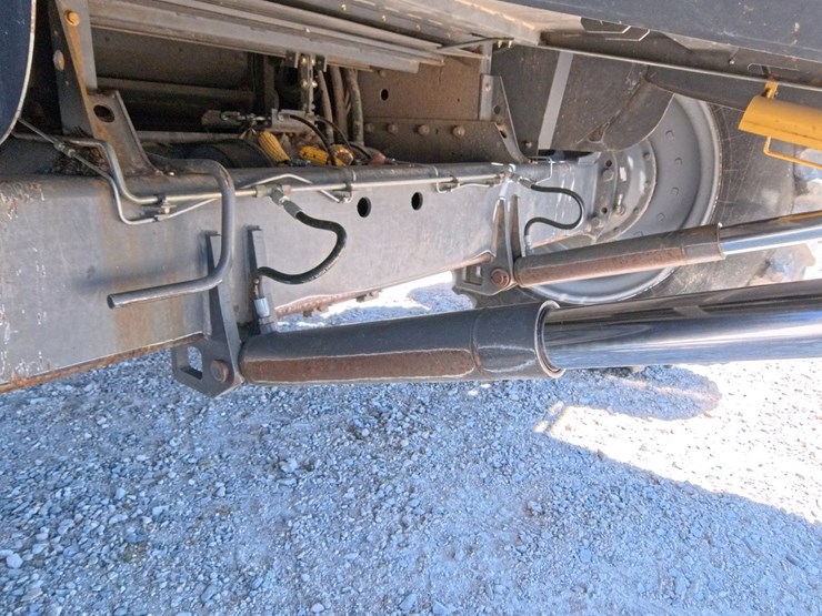 2012-massey-ferguson-9520-image-144