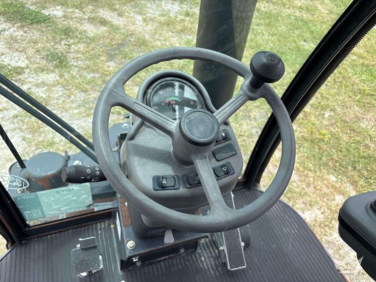 2019-madvac-lr50-ride-on-litter-vacuum-image-30