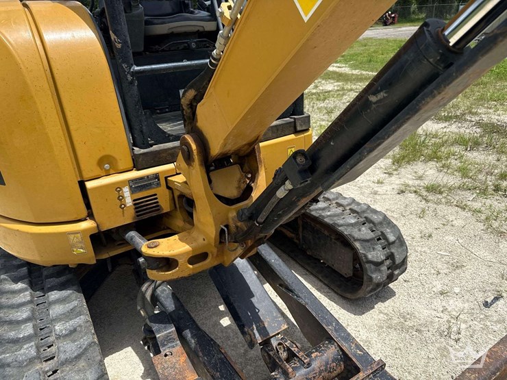 2013-caterpillar-303-image-48