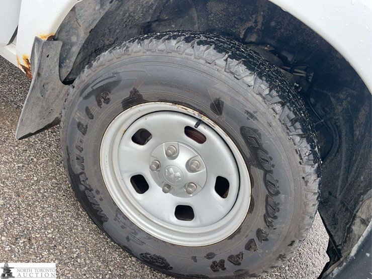 2014-dodge-1500-image-21