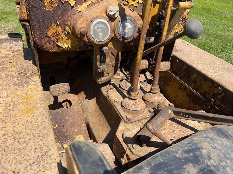 caterpillar-twenty-two-image-29