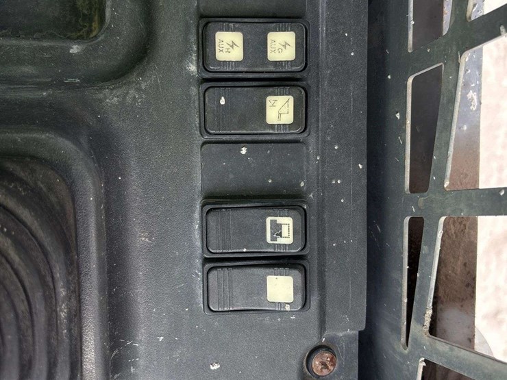 2019-takeuchi-tl10v2-image-26