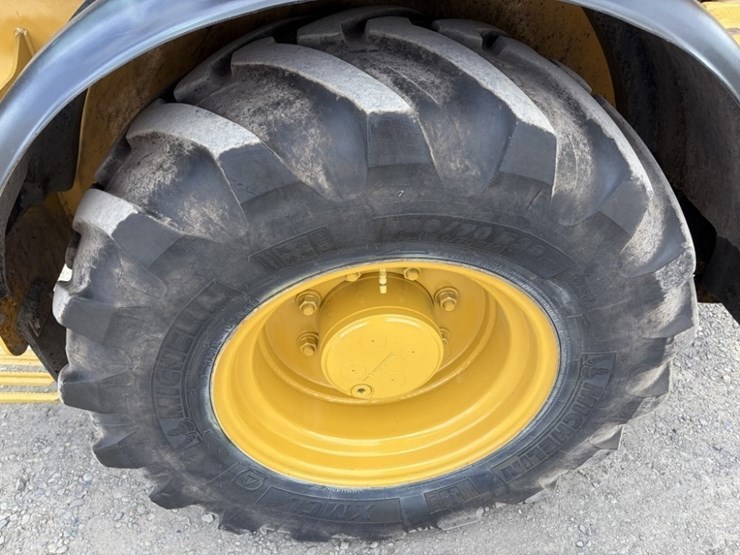 2016-caterpillar-908m-image-20