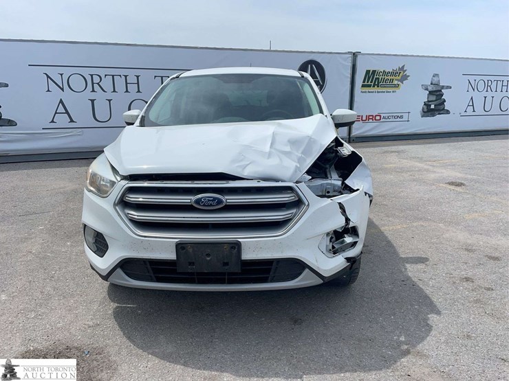 2017-ford-escape-image-2