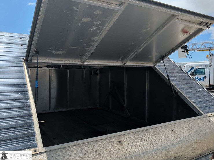 2013-l&b-moore-s/a-enclosed-trailer-image-13