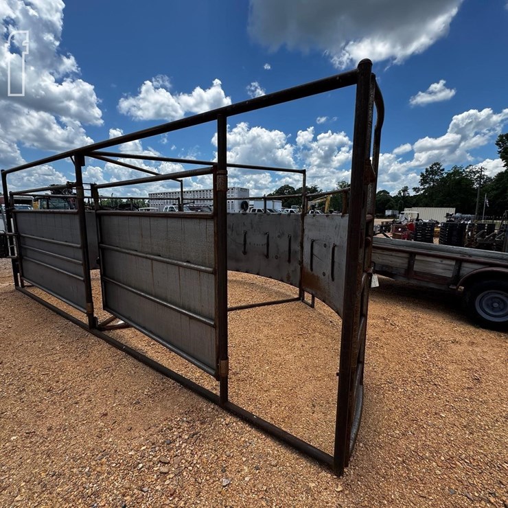 CORNER-LESS RIGHT HAND CATTLE SWEEP TUB 7043