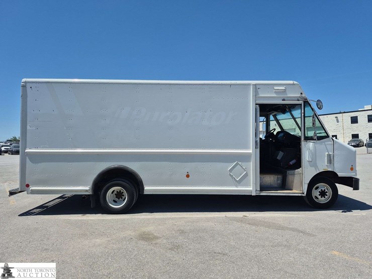 2013-ford-e-series-s/a-step-van-image-4