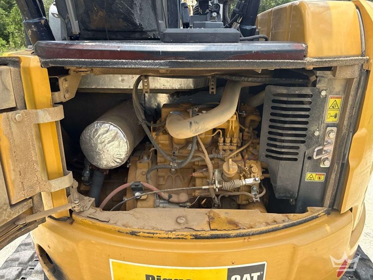 2013-caterpillar-303-image-22