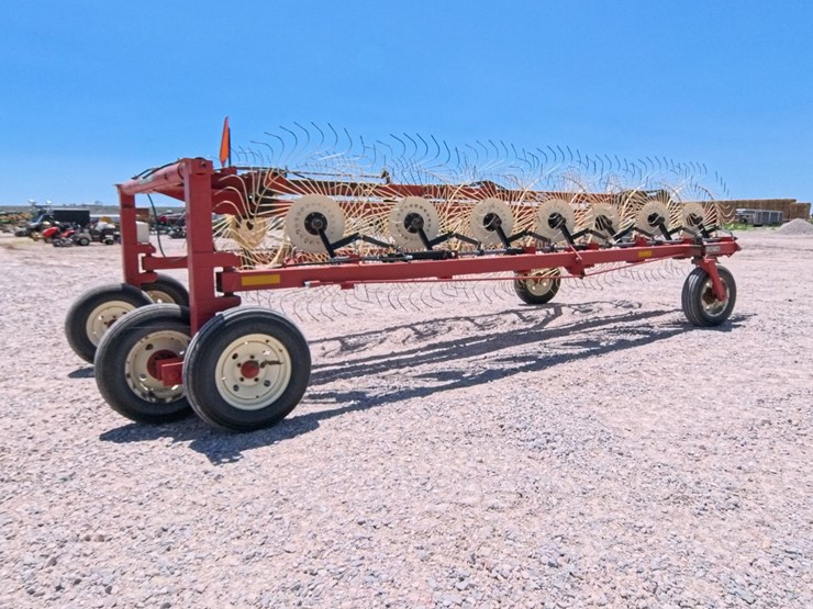 #1074-•-h&s-bf14-hi-capacity-wheel-rake-image-5