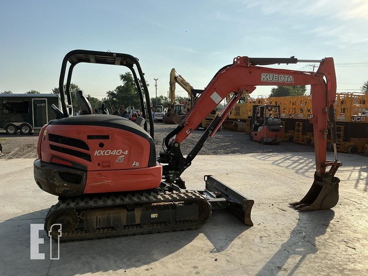 2015-kubota-kx040-4-image-5