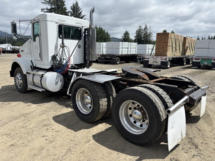 2004-kenworth-t800-image-3