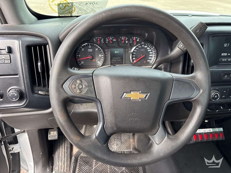 2018-chevrolet-silverado-1500-image-13